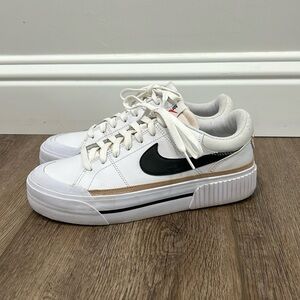 Nike Court Legacy Lift White/Black- size 8